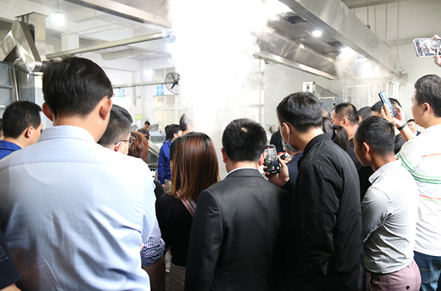 不朽情缘蒸汽米饭生产线备受瞩目